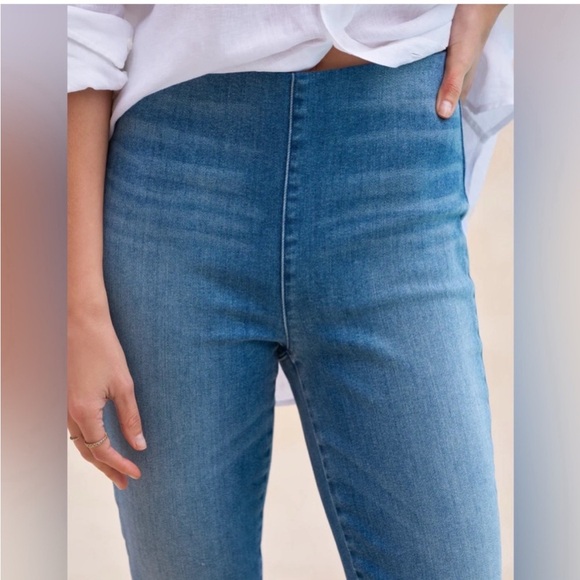 Frank & Eileen Pull On High Rise Blue Jeans - Picture 2 of 9